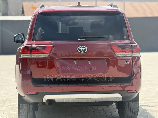 New Toyota Land Cruiser LC300 2023 Red