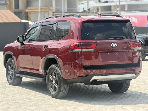 New Toyota Land Cruiser LC300 2023 Red