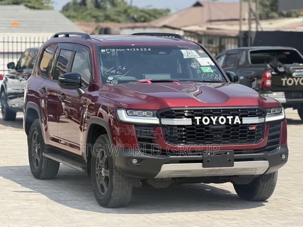 New Toyota Land Cruiser LC300 2023 Red
