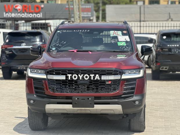 New Toyota Land Cruiser LC300 2023 Red