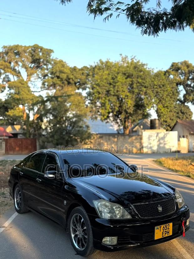Toyota Crown 2006 Black