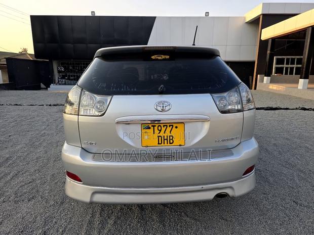 Toyota Harrier 2005 Silver