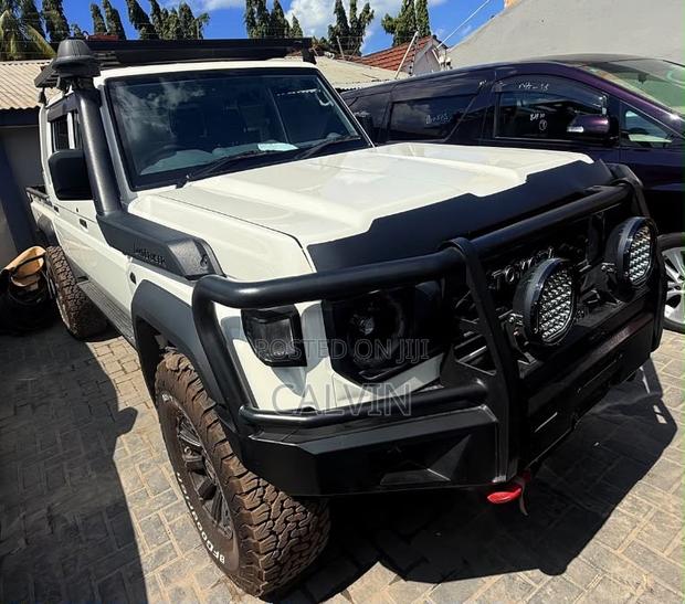 Toyota Land Cruiser 2025 White