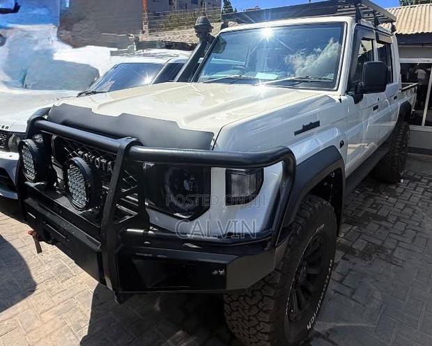 Toyota Land Cruiser 2025 White