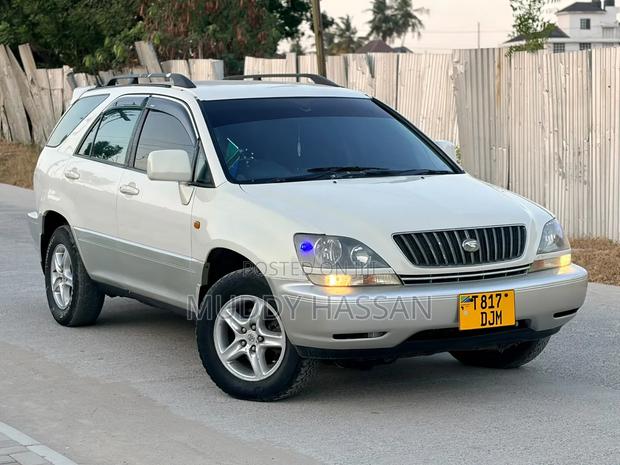 Toyota Harrier 2004 White