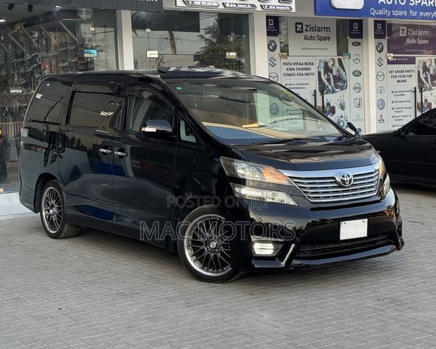 Toyota Vellfire 2010 Black