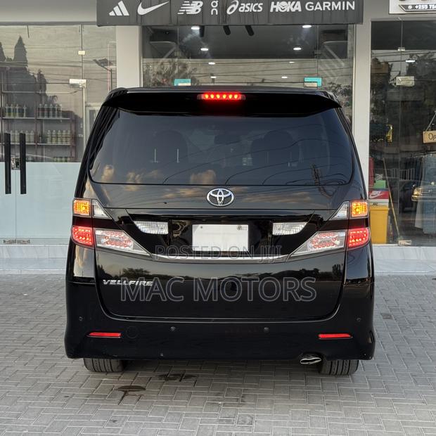Toyota Vellfire 2010 Black