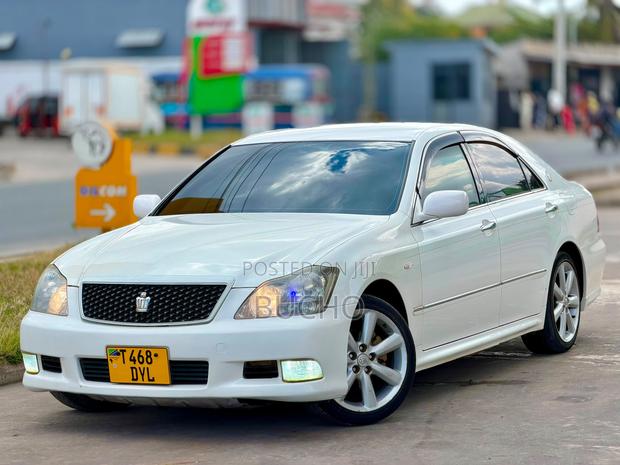 Toyota Crown 2007 White