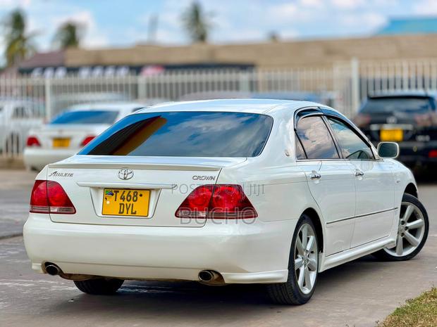 Toyota Crown 2007 White