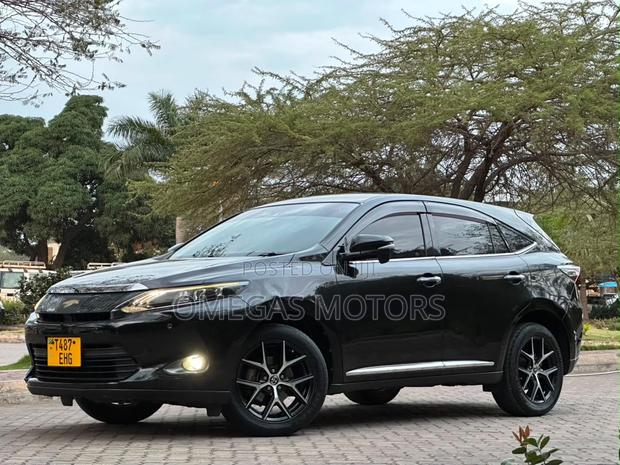Toyota Harrier 2.0 4WD 2017 Black