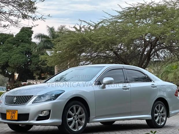 Toyota Crown 2009 Silver
