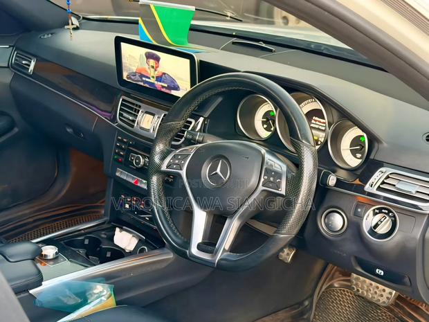 Mercedes-Benz E-Class 2022 White