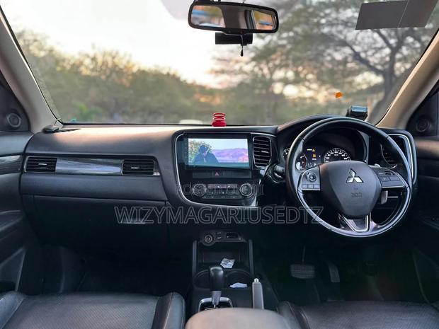 Mitsubishi Outlander 2015 Silver