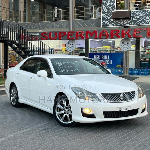 Toyota Crown 2009 White