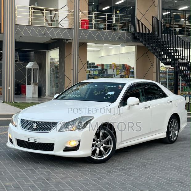 Toyota Crown 2009 White