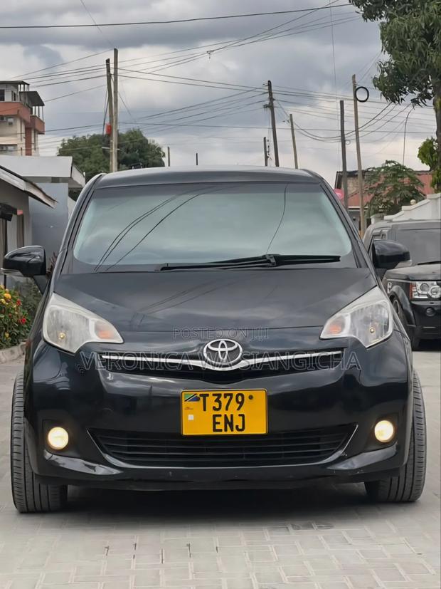 Toyota Ractis 2012 Black