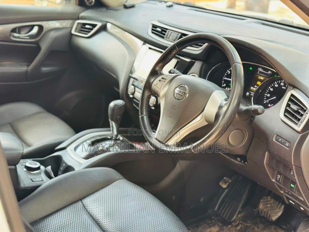 Nissan X-Trail 2017 White