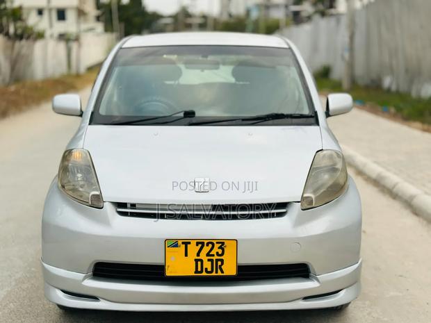 Toyota Passo 2005 Silver