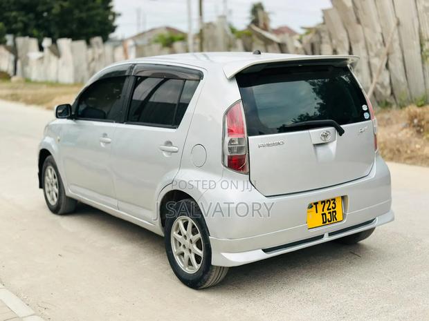 Toyota Passo 2005 Silver