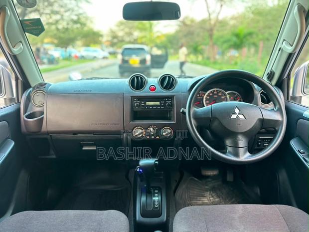 Mitsubishi Pajero 2009 Silver