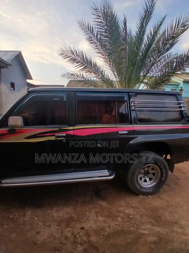Nissan Patrol 1996 Black