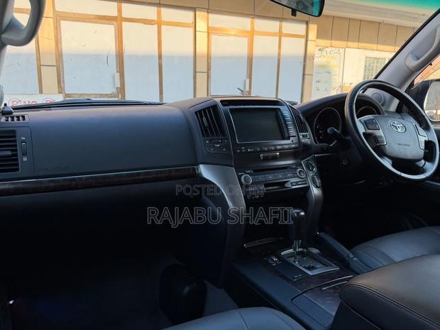 Toyota Land Cruiser 4.6 V8 ZX 2009 Gold