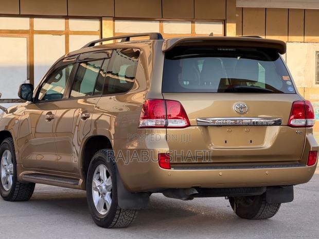 Toyota Land Cruiser 4.6 V8 ZX 2009 Gold