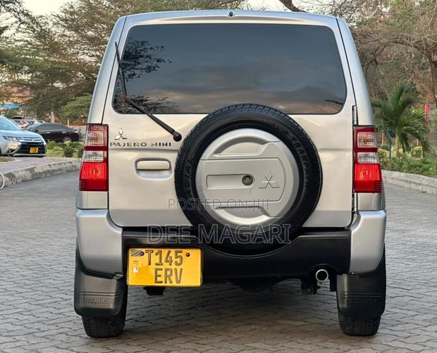 Mitsubishi Pajero 2009 Silver