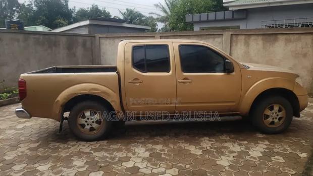 Nissan Navara 2004 Gold