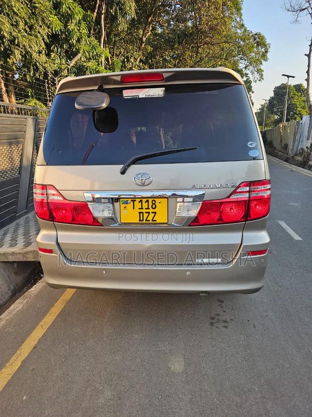 Toyota Alphard 2005 Silver