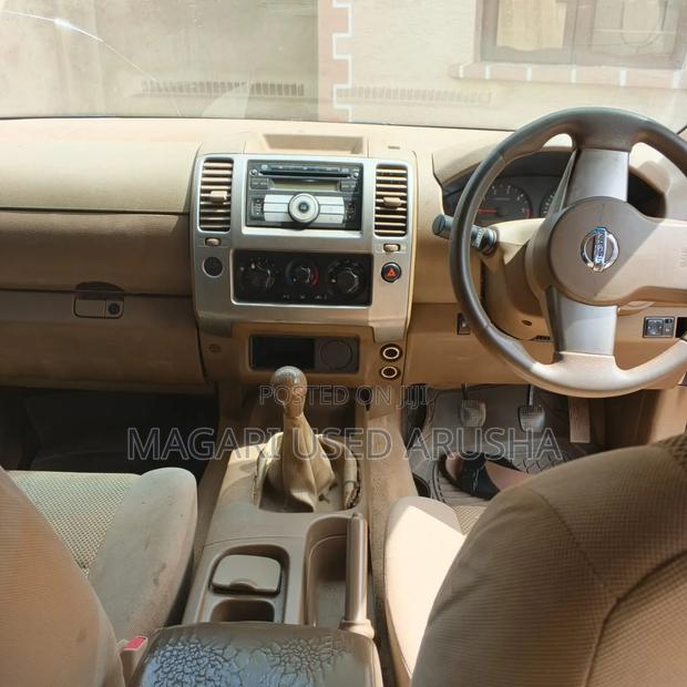Nissan Navara 2004 Gold
