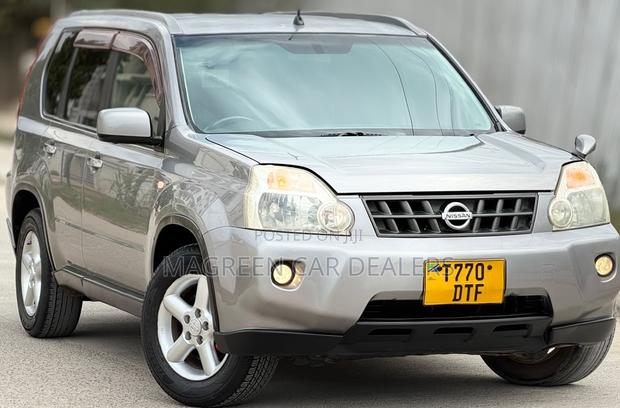 Nissan X-Trail 2011 Silver