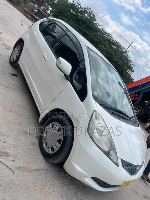 Honda Fit 2012 Pearl