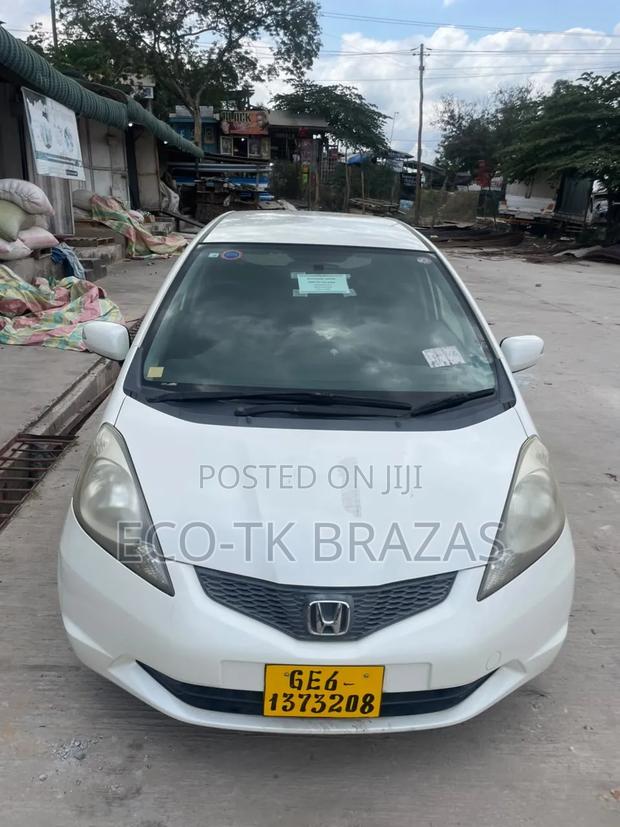 Honda Fit 2012 Pearl