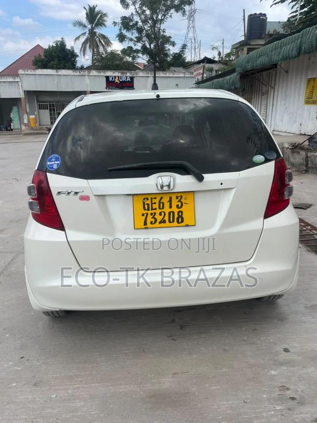 Honda Fit 2012 Pearl