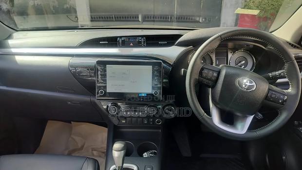 New Toyota Hilux 2026 Black