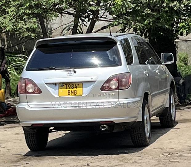 Toyota Harrier 2002 Silver