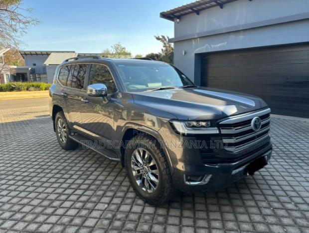 Toyota Land Cruiser 2024 Gray
