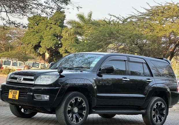 Toyota Hilux Surf 2004 Black