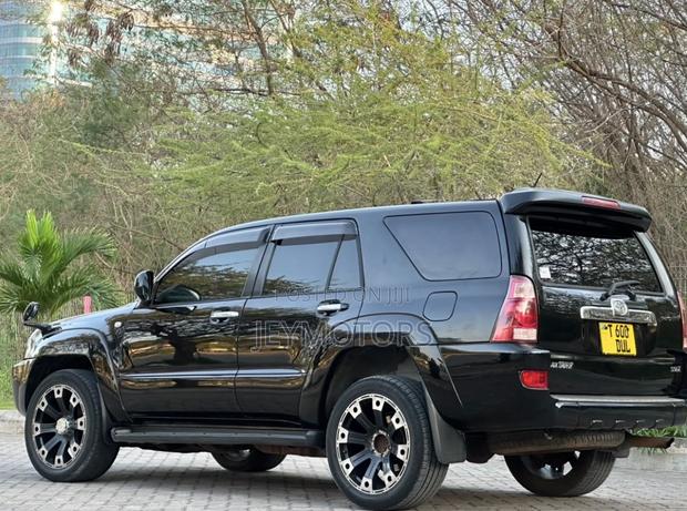 Toyota Hilux Surf 2004 Black