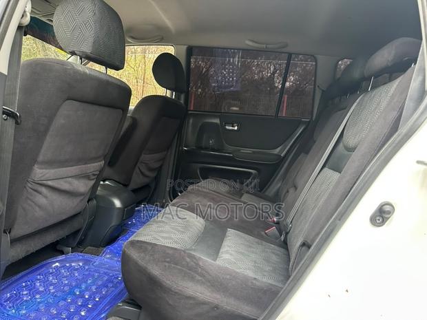 Toyota Kluger 2003 White