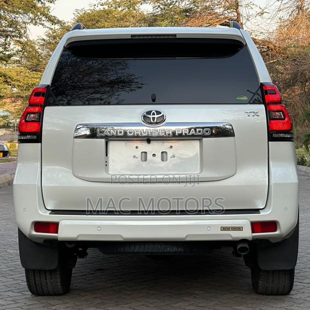 Toyota Land Cruiser Prado 2.8 2021 White