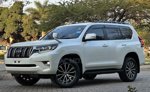 Toyota Land Cruiser Prado 2.8 2021 White