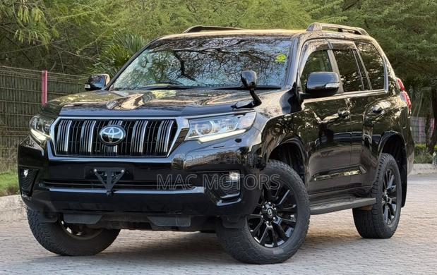 Toyota Land Cruiser Prado 2.8 2022 Black
