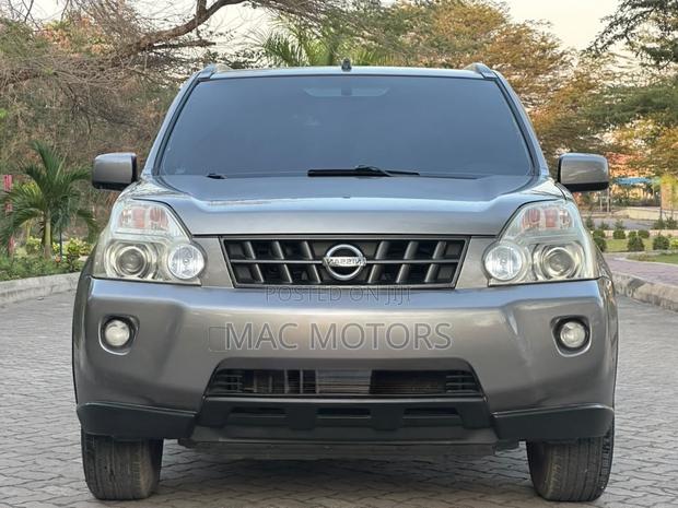 Nissan X-Trail 2010 Gray