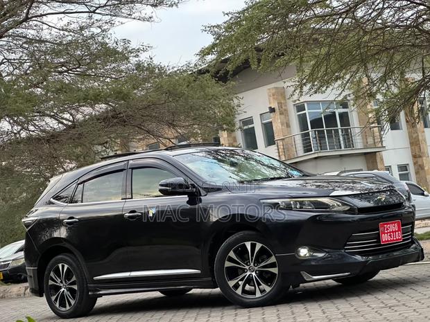 Toyota Harrier 2.0 2014 Black