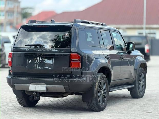 Toyota Land Cruiser Prado 2.8 2024 Gray