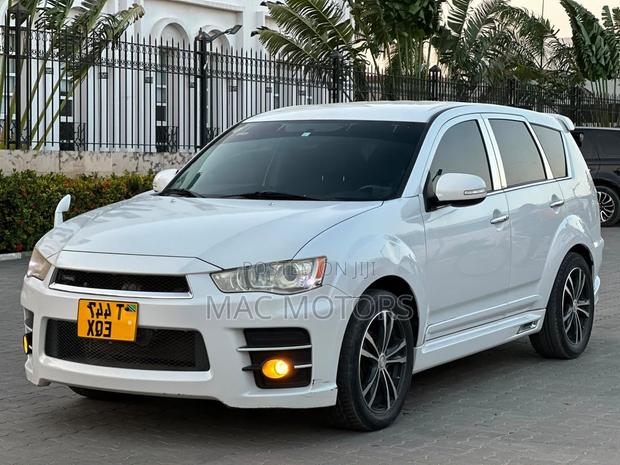 Mitsubishi Outlander 2012 White