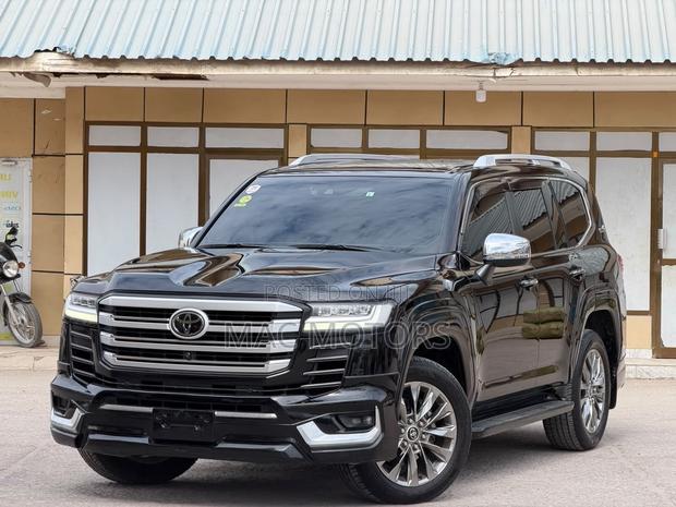 Toyota Land Cruiser 2023 Black