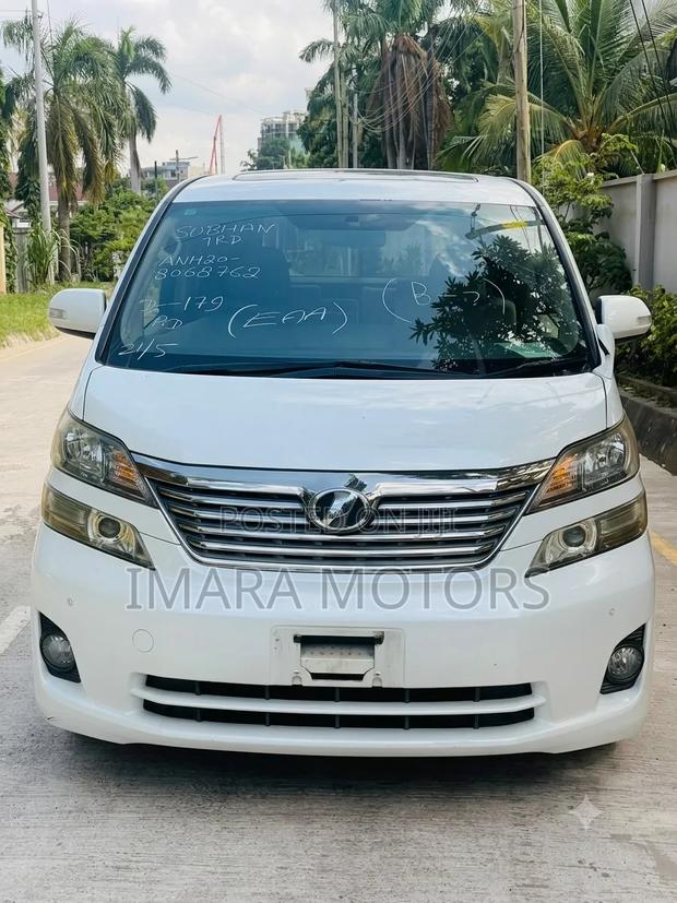 Toyota Vellfire 2009 White